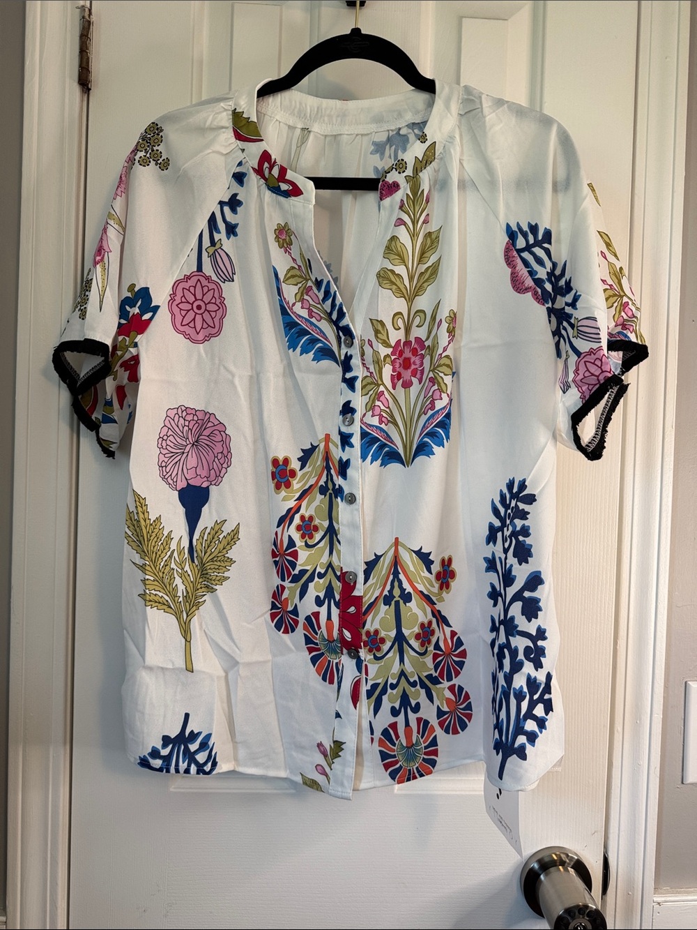 White Floral Button-Front Blouse with Multicolor Botanical Print (28)